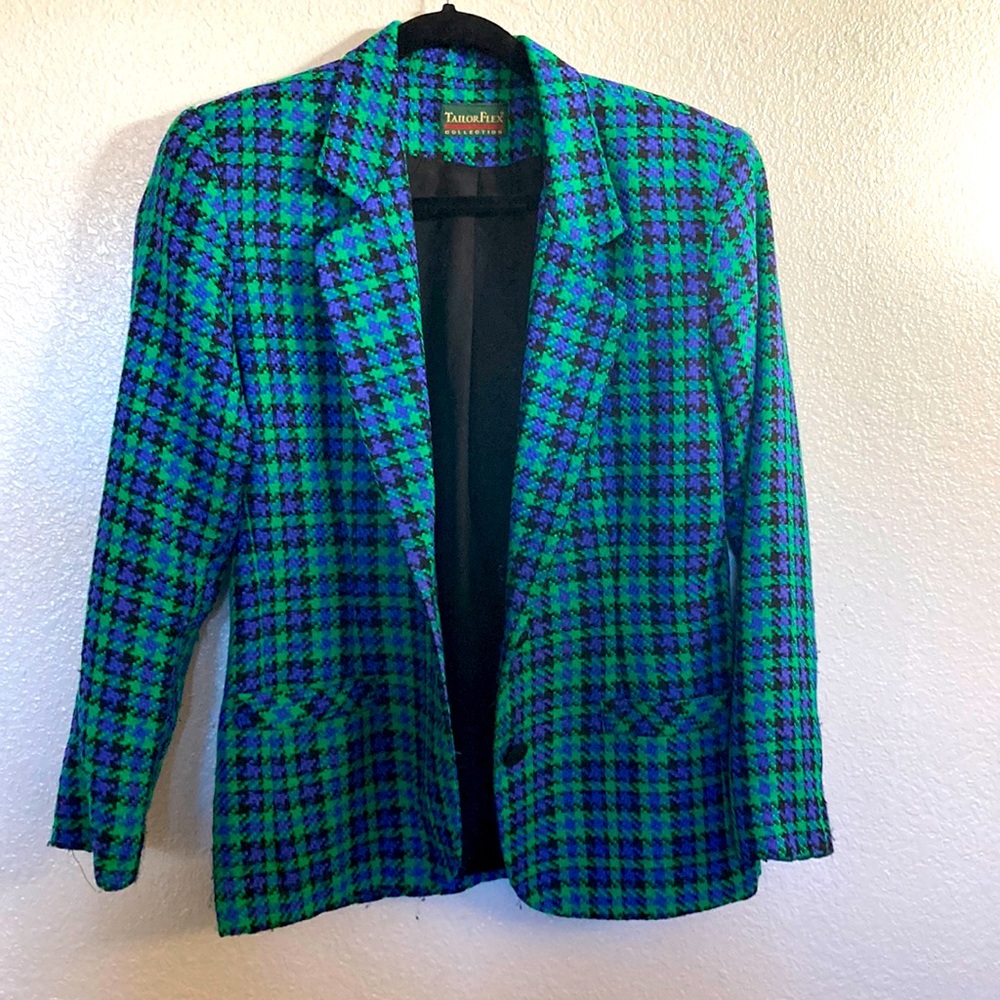Beautiful Taylor Flex blazer, size 6, gently used. Green/purple/black.